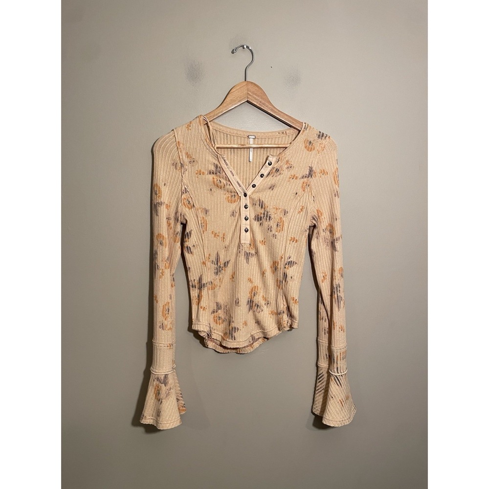Free People Layer Me Henley Top Button Bell Sleeve Rib Peach Floral Small Fairy - Picture 4 of 10